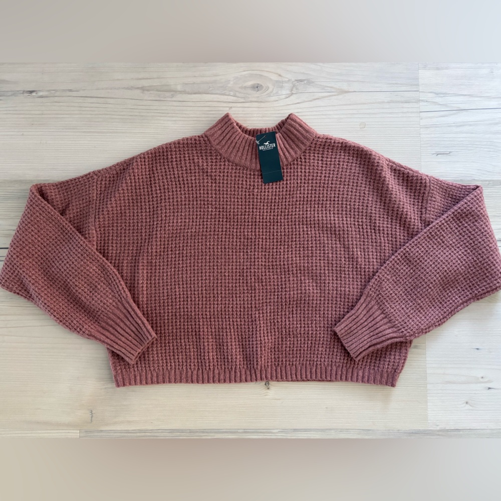 Hollister Women's Waffle Knit Mock-Neck Sweater in XS NWT